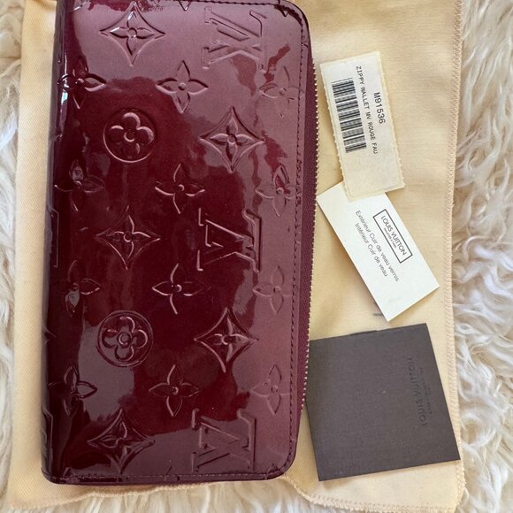 Louis Vuitton Vernis Zippy Wallet in Rouge Fauviste - Excellent Condition - Picture 8 of 10